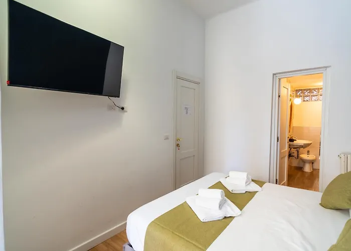 Noi Luxury Colosseum Hotel *